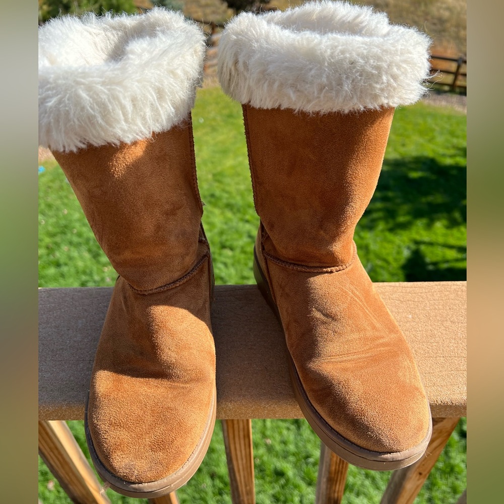 SO Fur Boots size 4